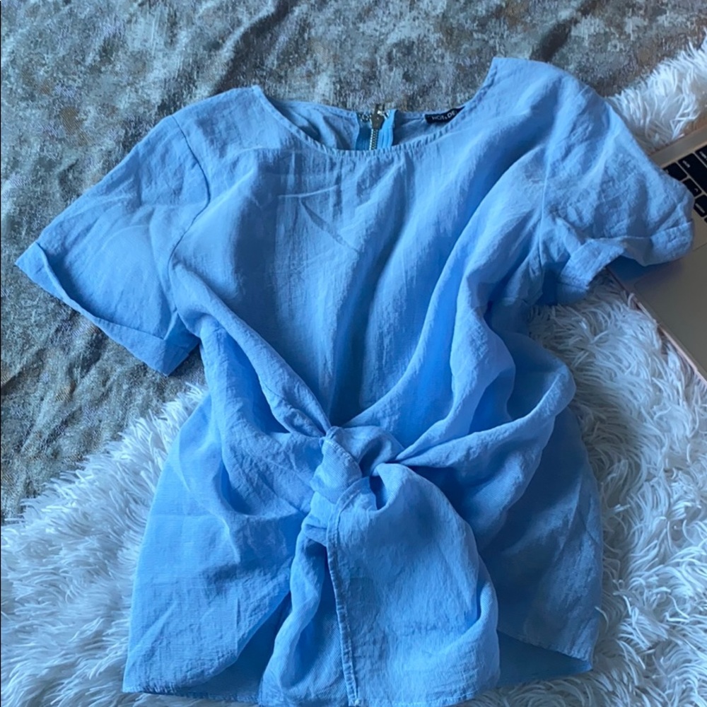 Blue hot and delicious tie front top